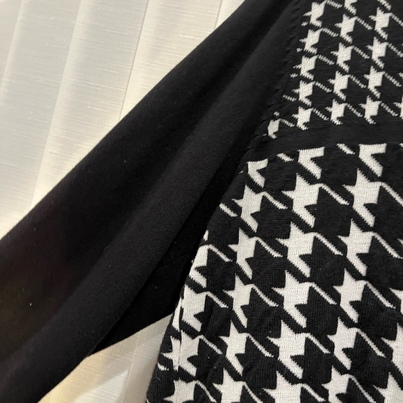 Dana Buchman Black & White Houndstooth Cardigan - Picture 9 of 13